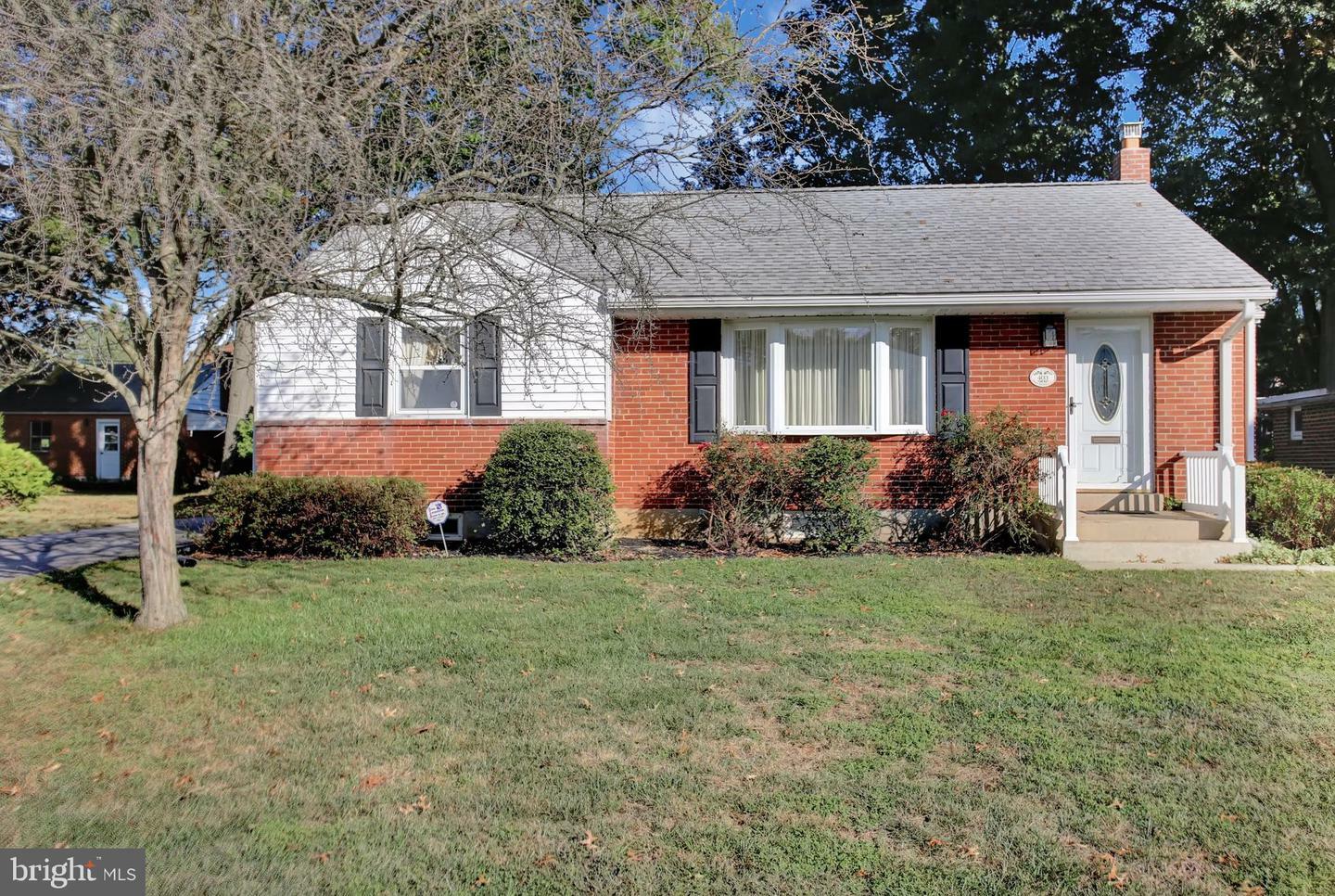 Property Photo:  403 E Marble Street  PA 17055 