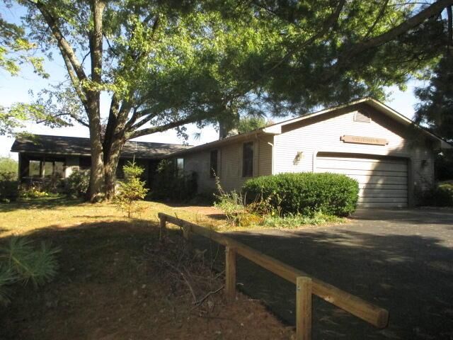 Property Photo: 18741 Yauger Road OH 43050