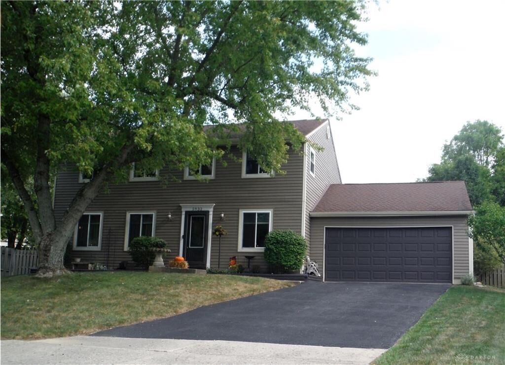 Property Photo: 5932 Bramblewood Court OH 45424