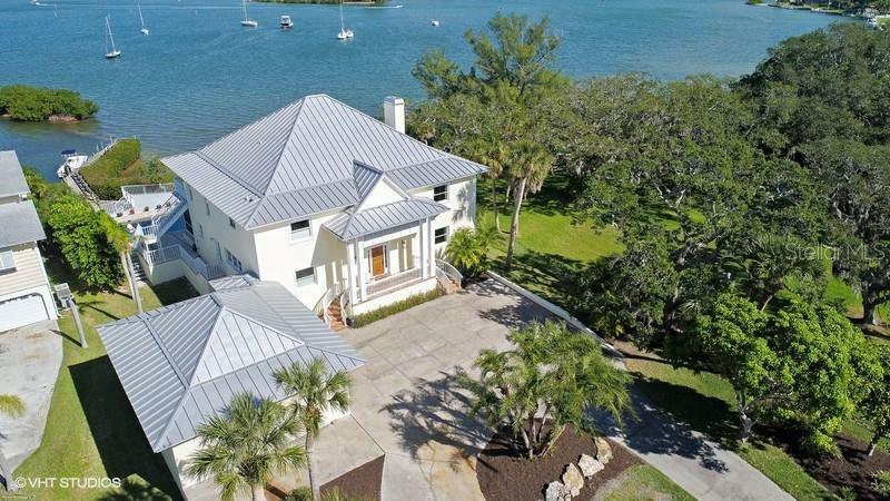 Property Photo:  820 Laguna Drive  FL 34285 