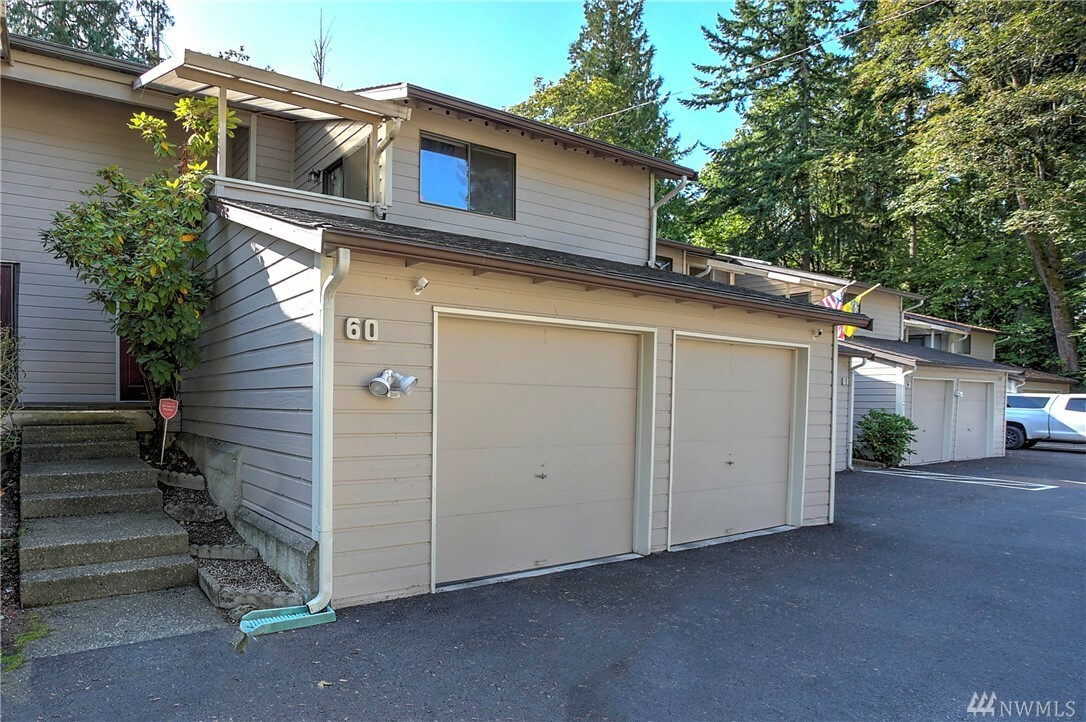 Property Photo:  1555 Union Ave NE 60  WA 98059 