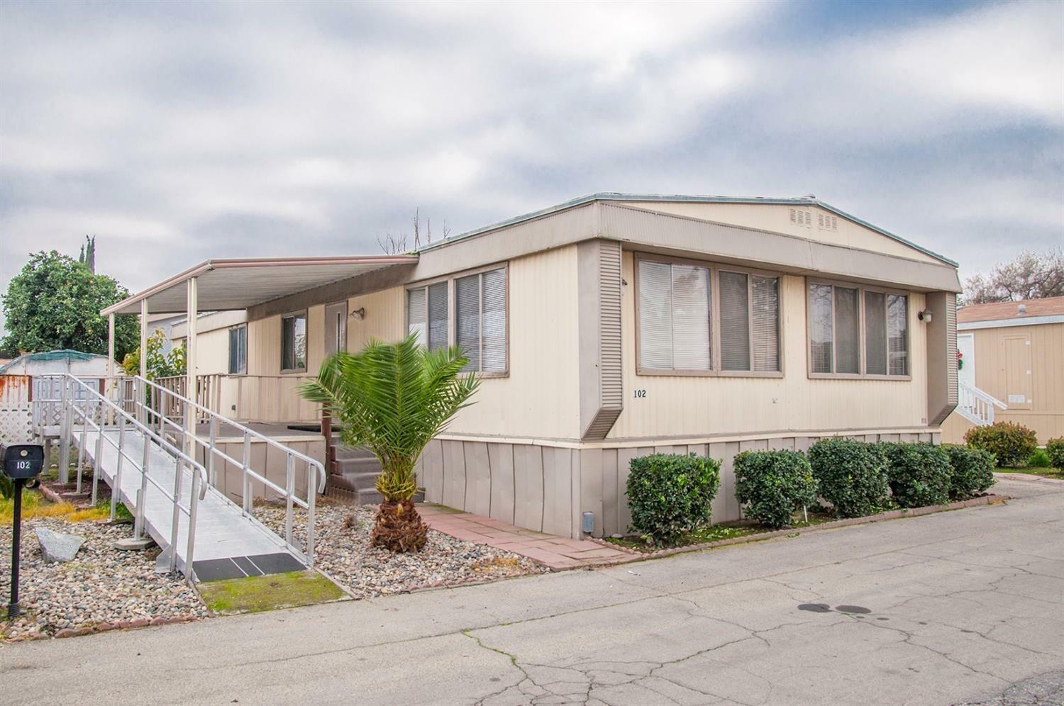 Property Photo:  415 N Akers Street 102  CA 93291 