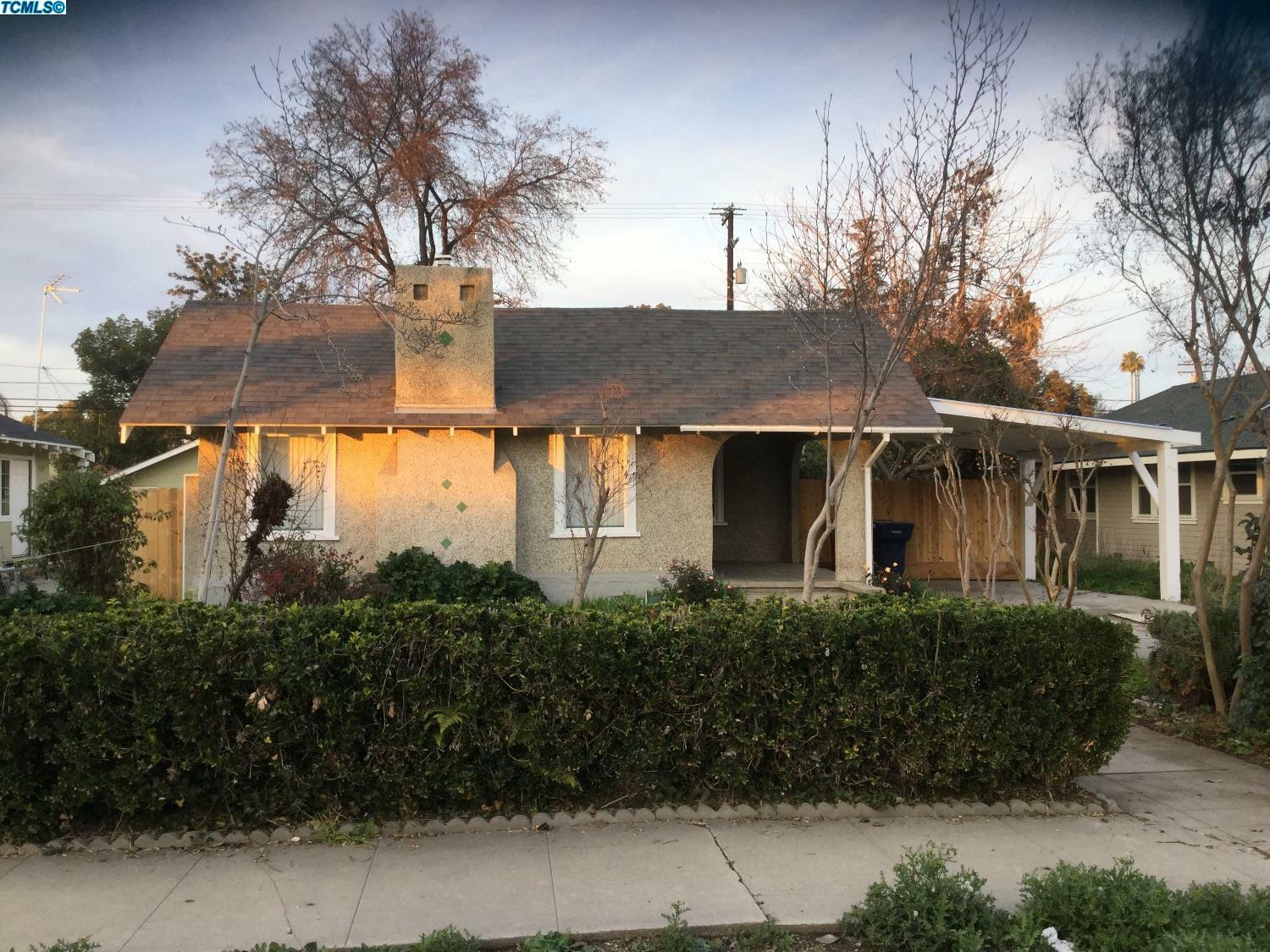 Property Photo:  768 E San Joaquin Avenue  CA 93274 