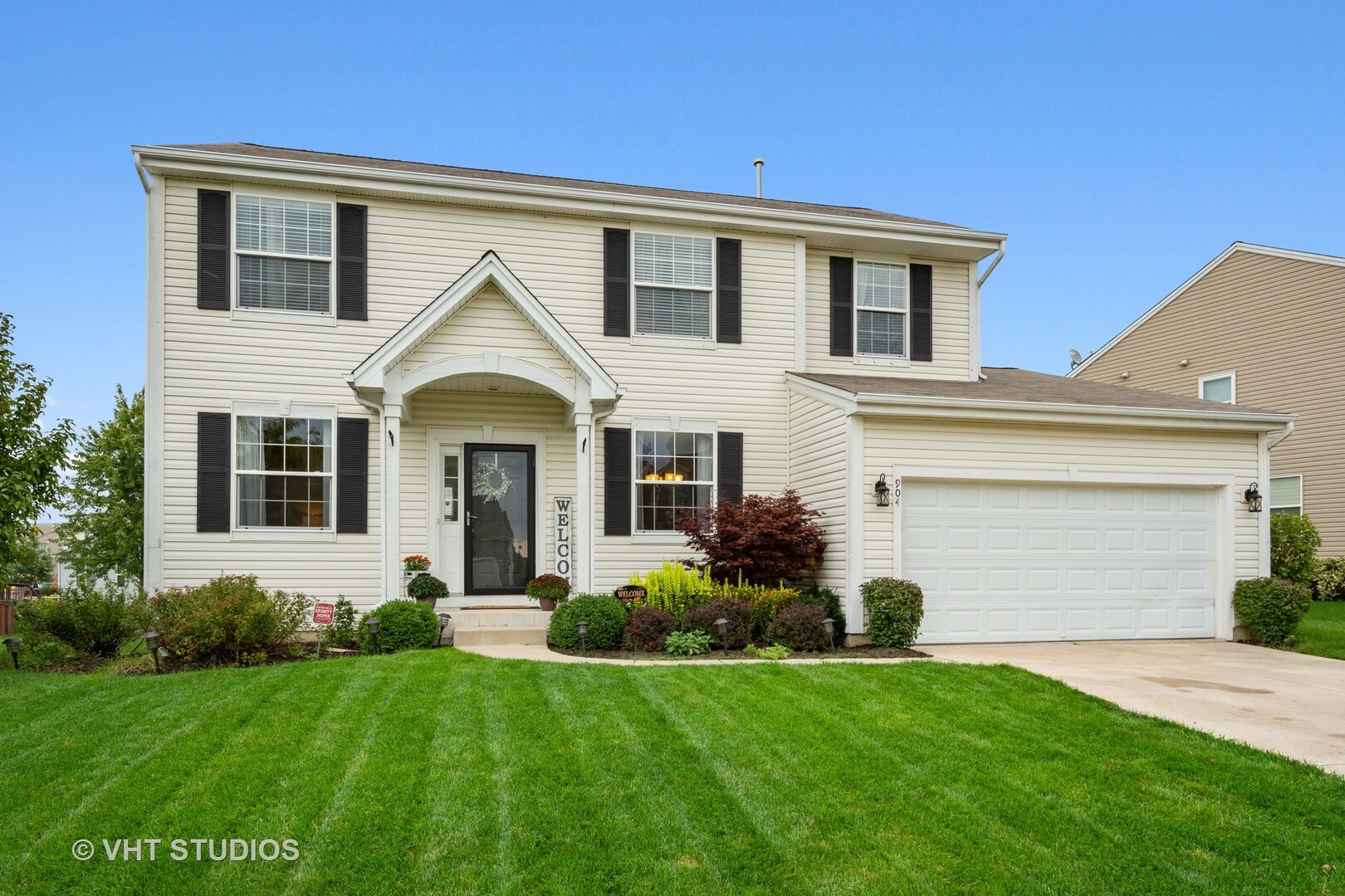 Property Photo:  904 Singing Hills Drive  IL 60073 