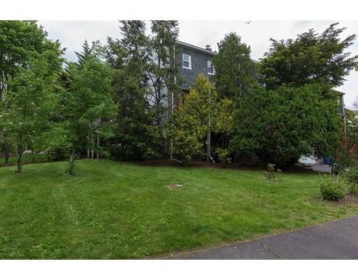Property Photo:  27 Broadlawn Dr 27  MA 02467