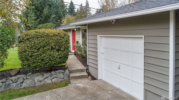 Property Photo: 7003 226th Place SW WA 98043