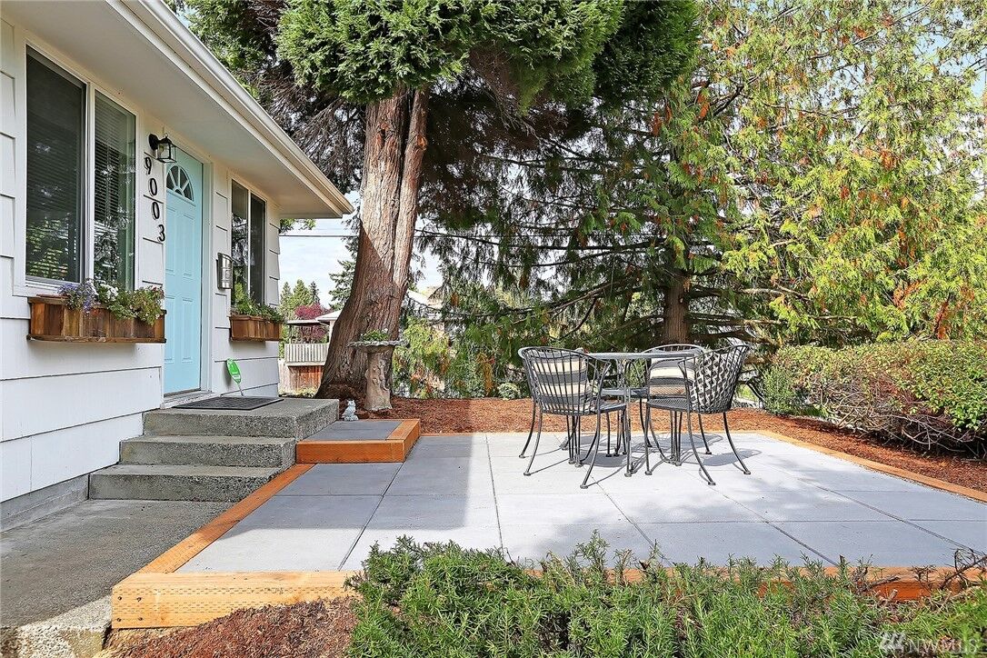 Property Photo:  9003  13th Avenue SW  WA 98106 