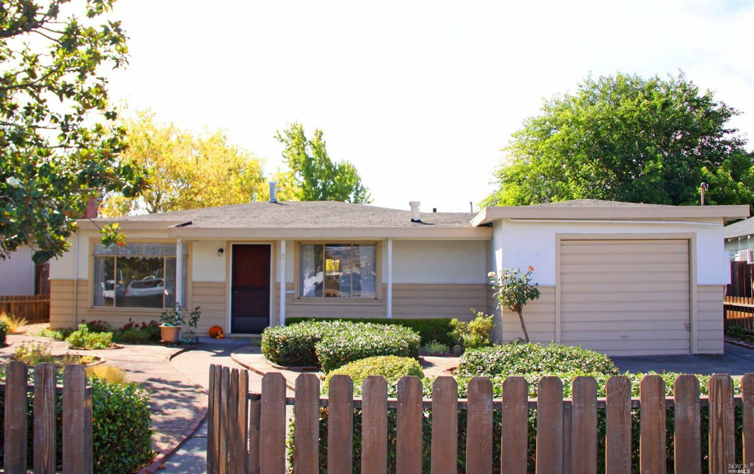 Property Photo:  312 South McDowell Boulevard  CA 94954 