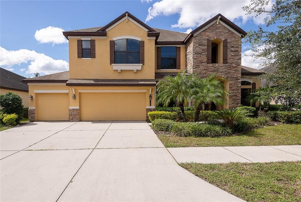 Property Photo:  7959 Hampton Lake Drive  FL 33647 