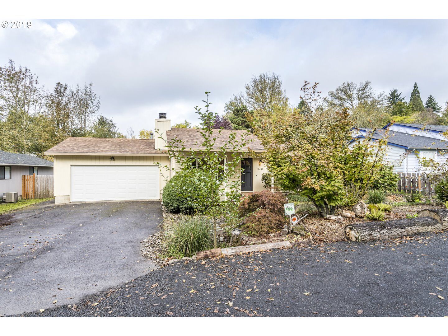 Property Photo:  5741 SW 50th Dr  OR 97221 