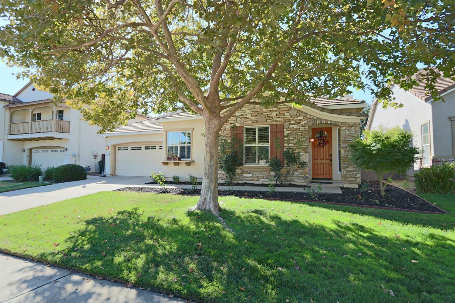 Property Photo:  5948 Park Village Street  CA 95822 