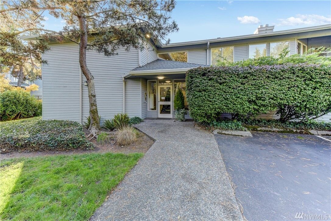 Property Photo:  1220  6th Avenue S B204  WA 98020 