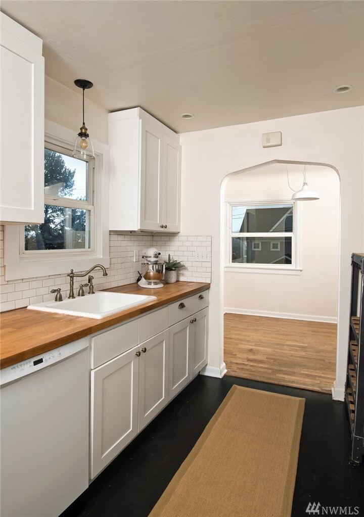 Property Photo: 1518 Perry Avenue WA 98310