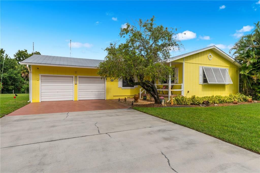 Property Photo:  8786 SW Cherry Lane  FL 34997 