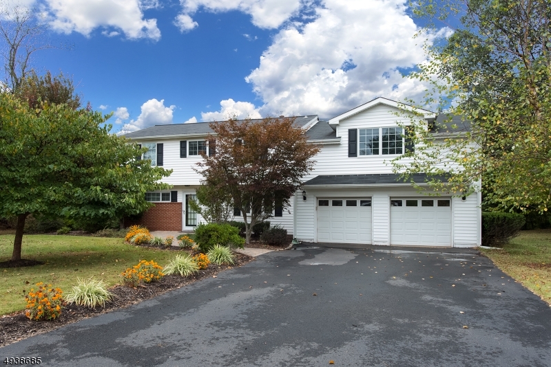 Property Photo: 44 Meadowbrook Dr NJ 08844