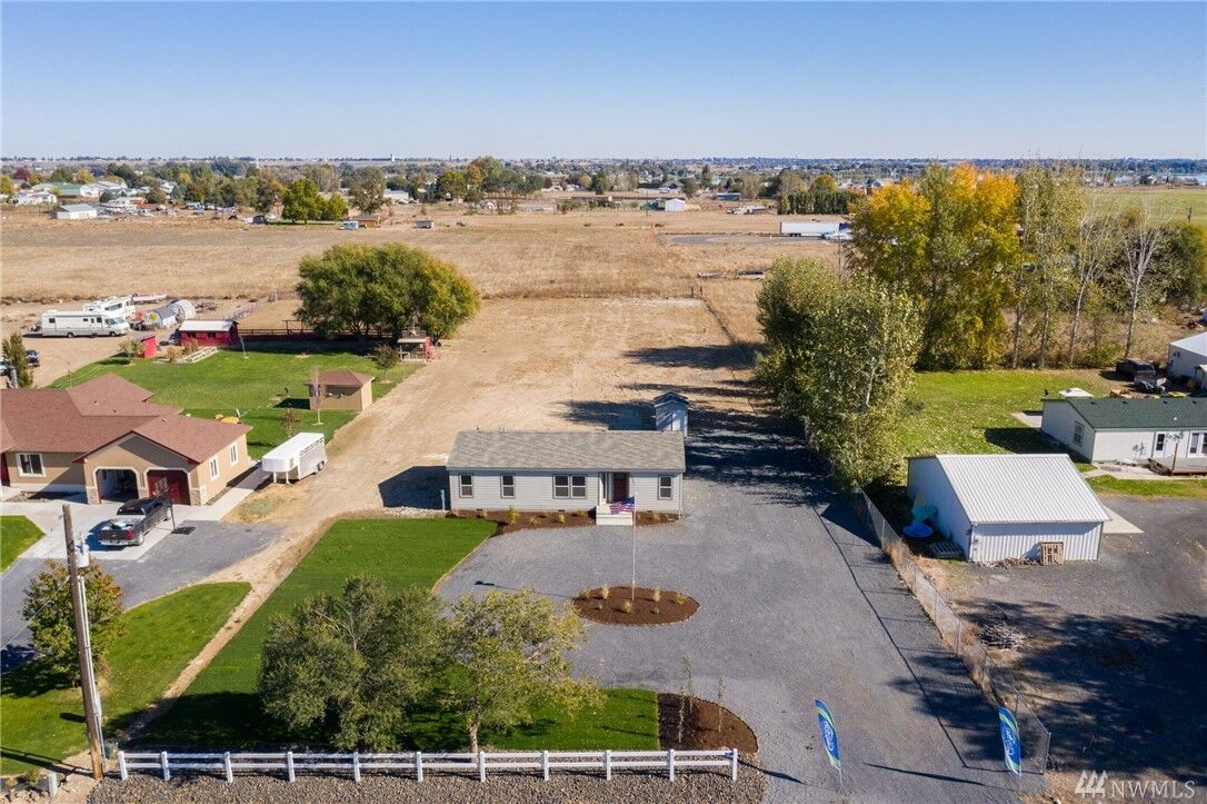 Property Photo:  3087 NE Road F  WA 98837 