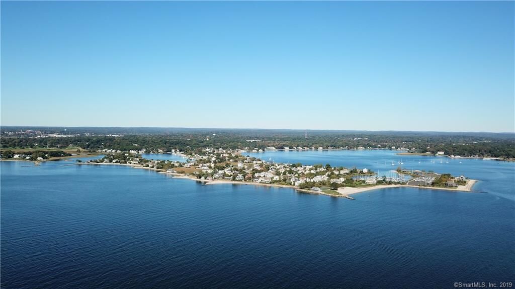 Property Photo:  20 Island Way  CT 06880 