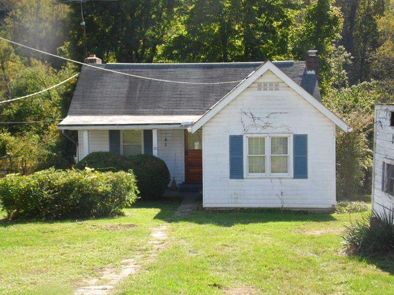 Property Photo:  28 Warner Ave  PA 15022 