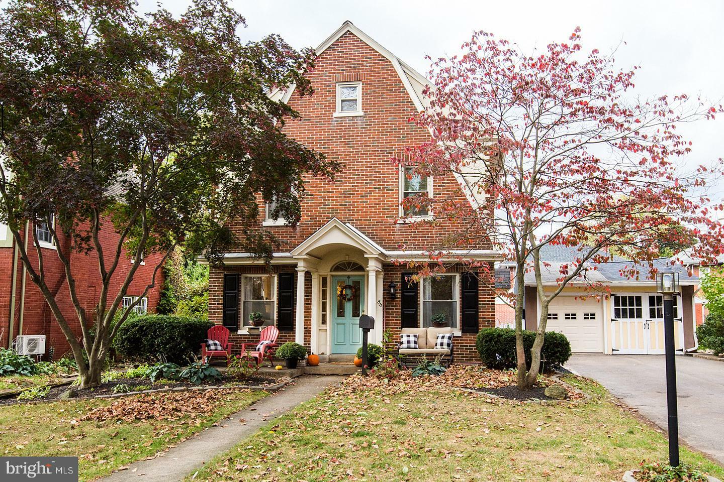 Property Photo:  811 Janet Avenue  PA 17601 