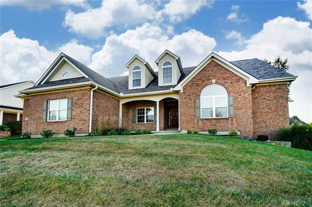 Property Photo: 740 Heatherwoode Circle OH 45066
