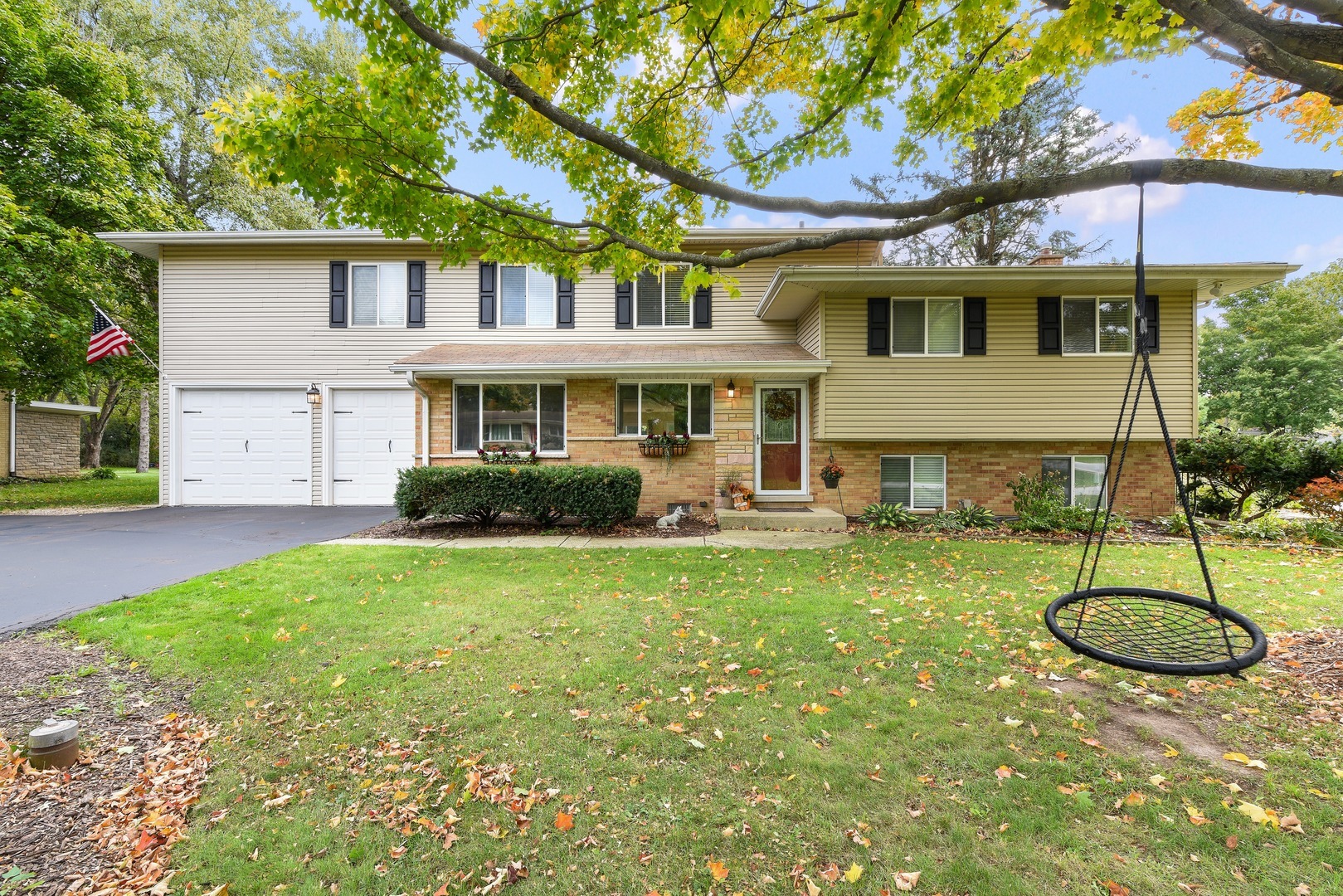 Property Photo: 6045 Lenox Court IL 60532