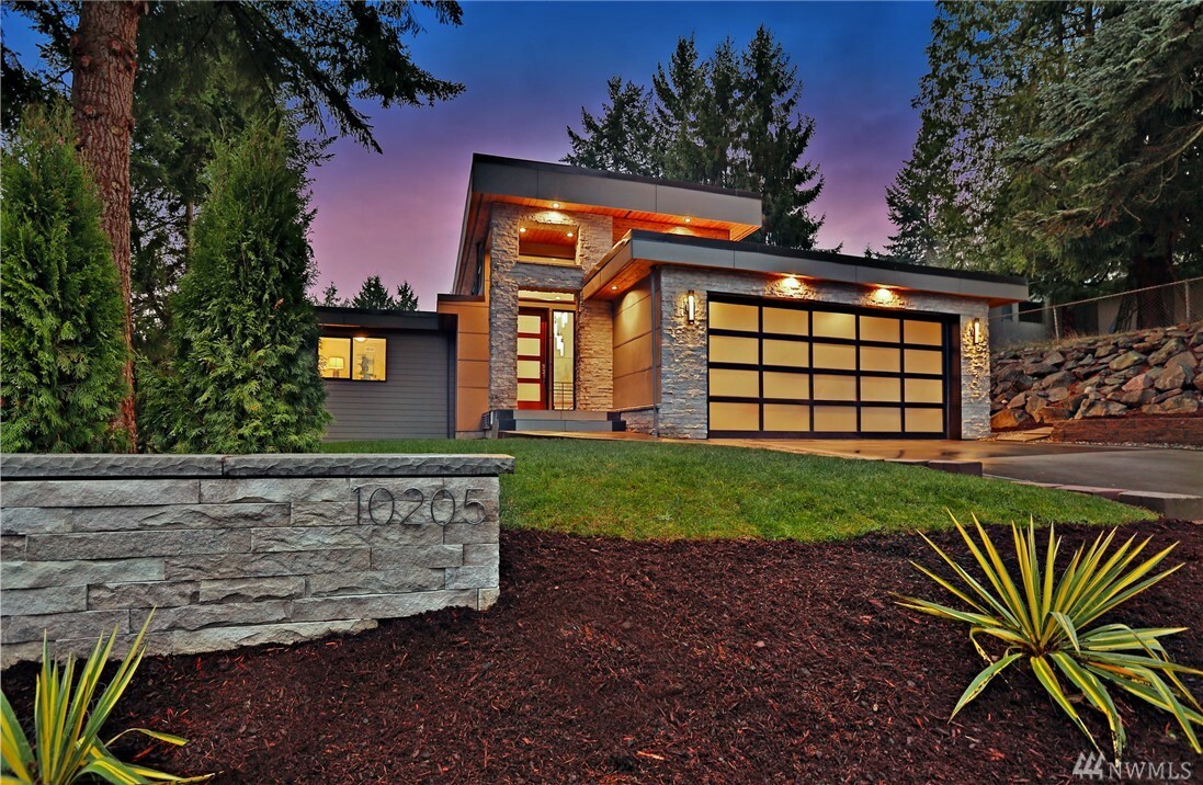 Property Photo:  10205 NE 24th St  WA 98004 