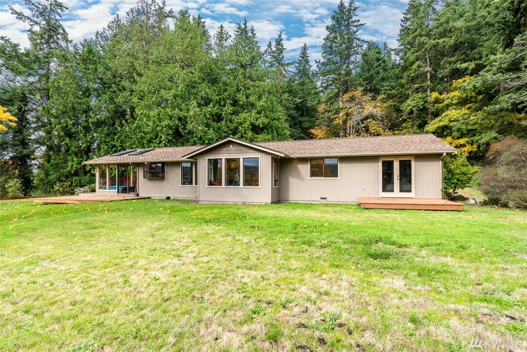 Property Photo:  4173 Jones Rd  WA 98277 