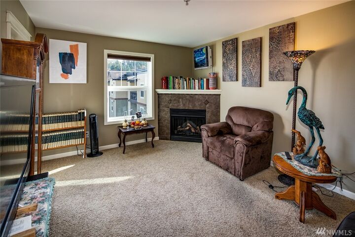 Property Photo:  690  32nd St B405  WA 98225 