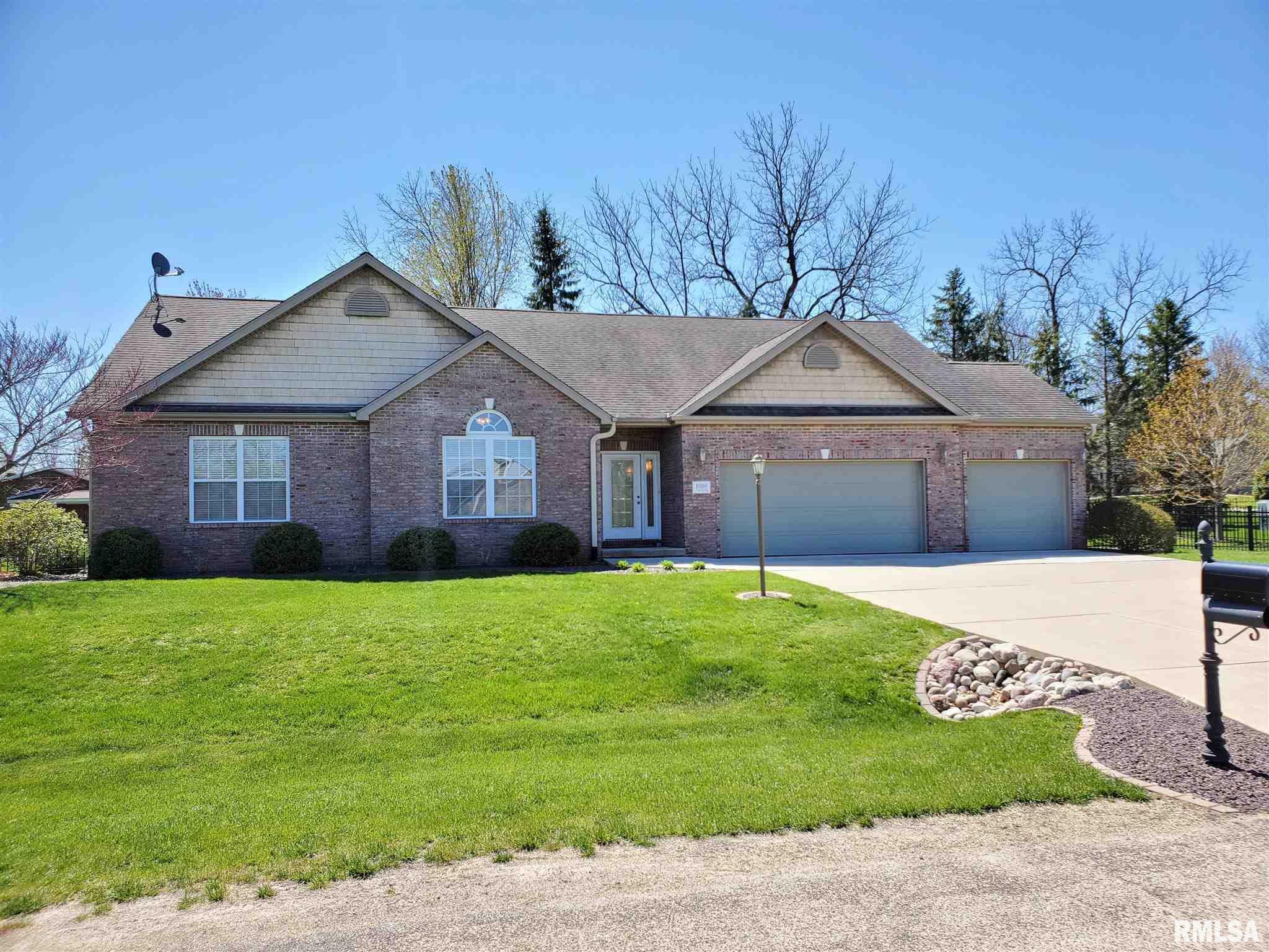 Property Photo:  1000 Thornberry  IL 61548 