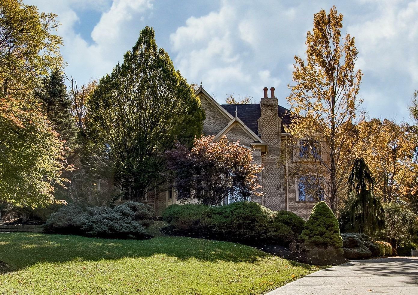 Property Photo: 6663 Taylor Rd OH 45248