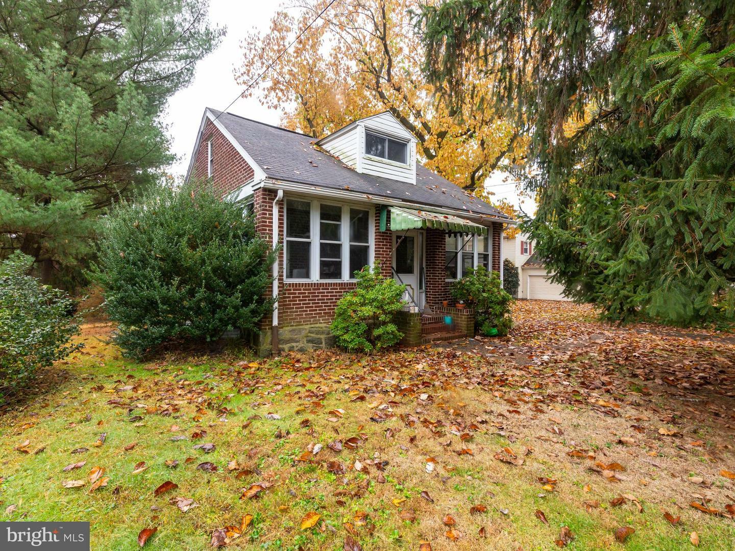 Property Photo: 310 W Brookhaven Road PA 19086
