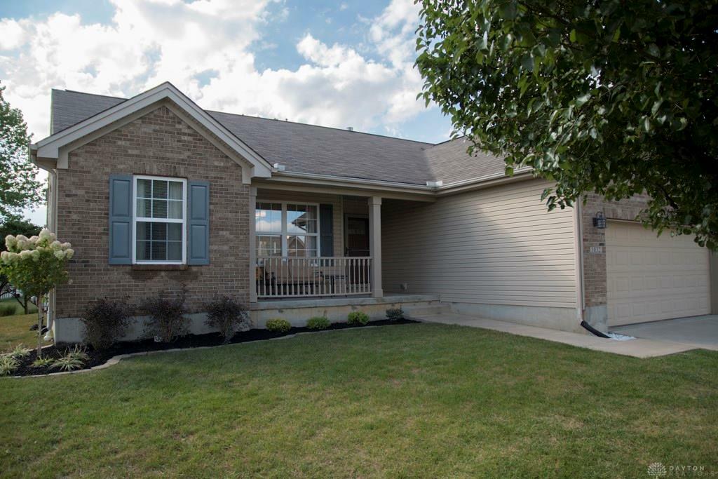 Property Photo:  1832 Hunters Ridge Drive  OH 45373 