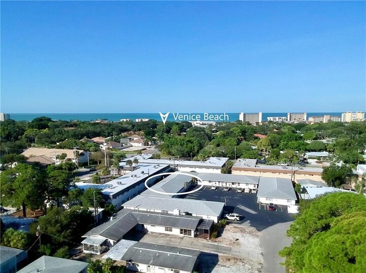 Property Photo:  525 Manatee Court 13  FL 34285 