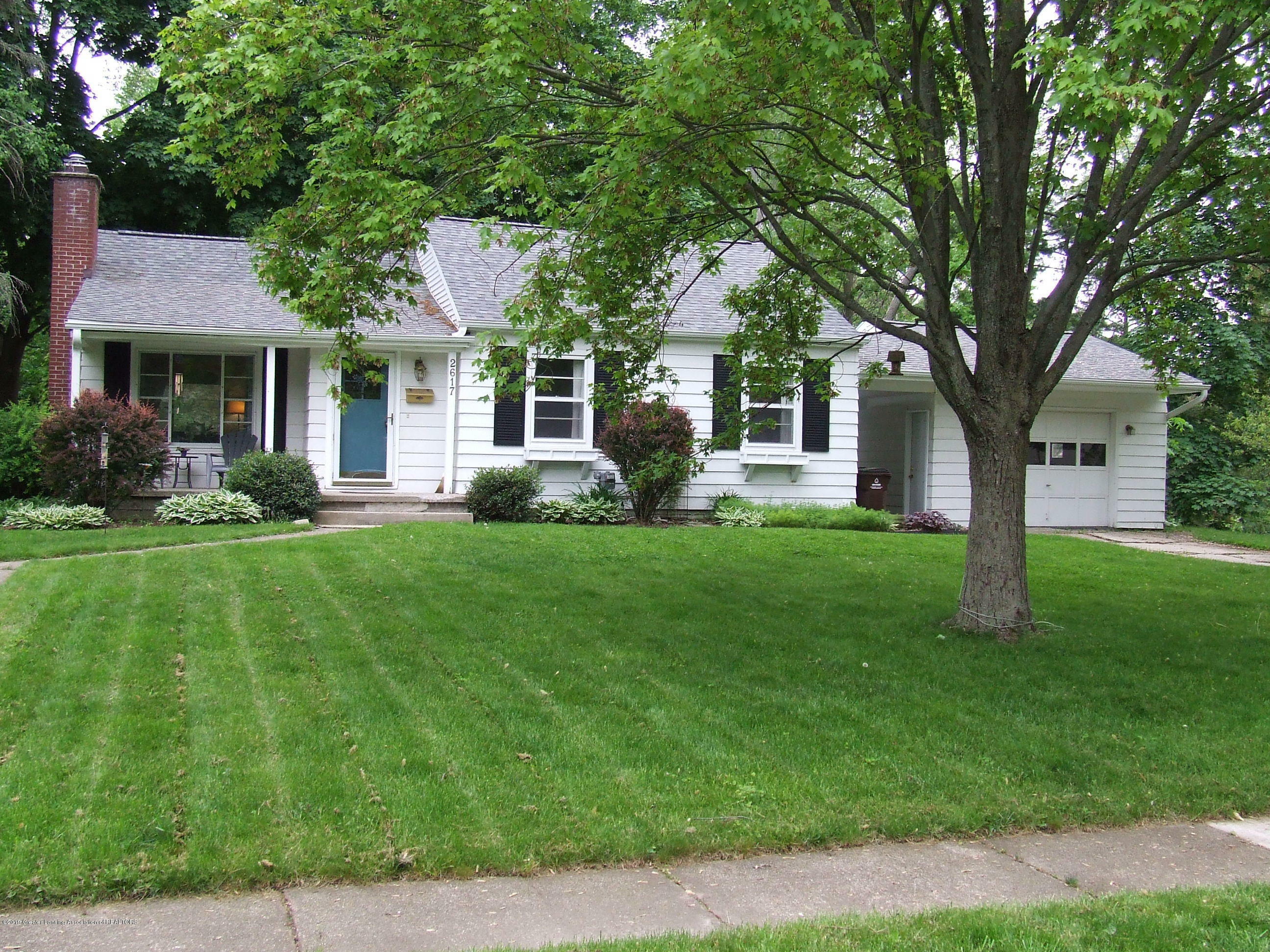 Property Photo:  2617 Edgebrook Drive  MI 48906 