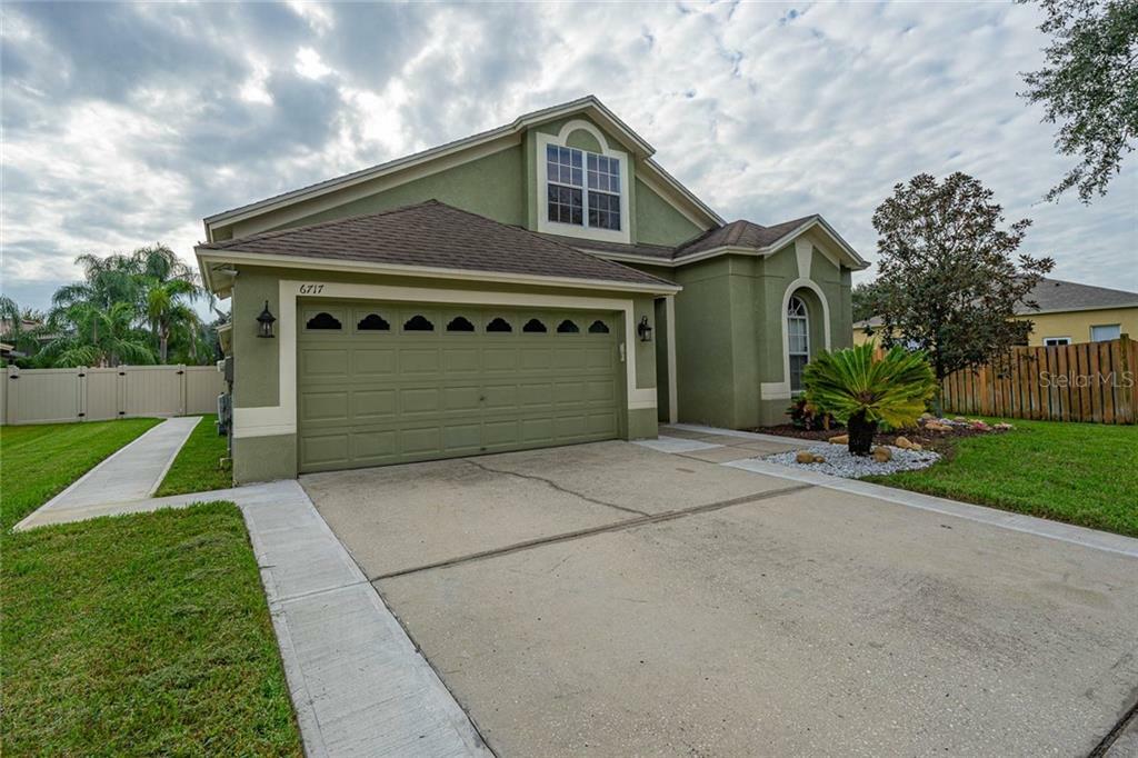 Property Photo:  6717 Guilford Crest Drive  FL 33572 