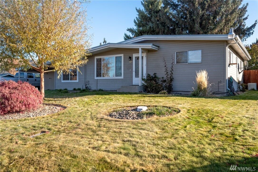 Property Photo:  625 N Jerome Lane  WA 98802 