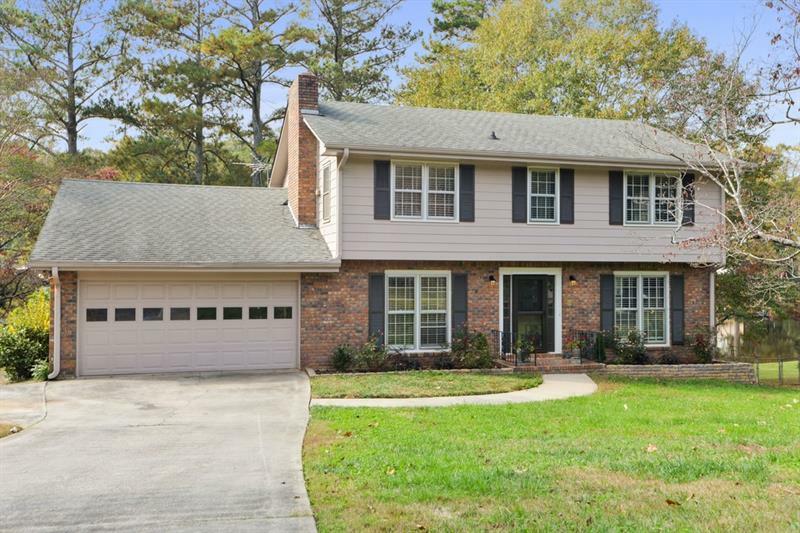 Property Photo: 1140 Crest Brook Lane 30075