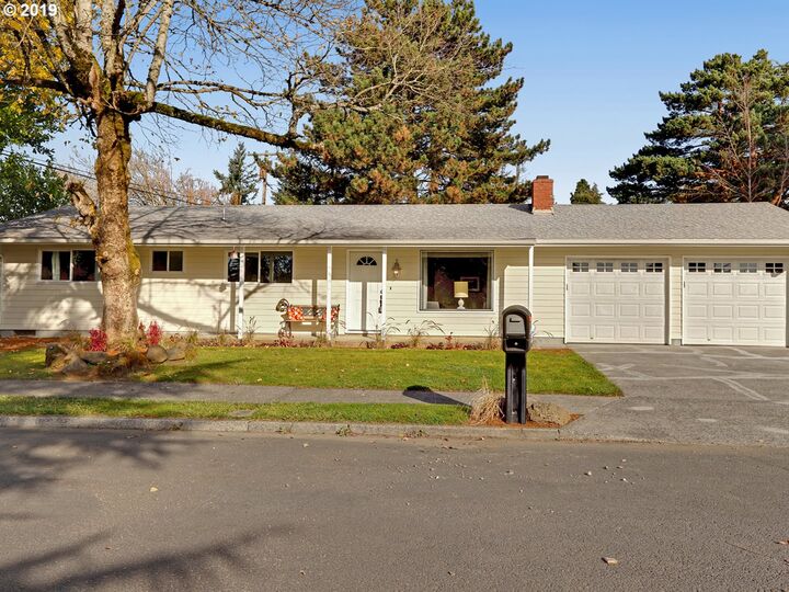 15041 SE Sherman St  Portland OR 97233 photo