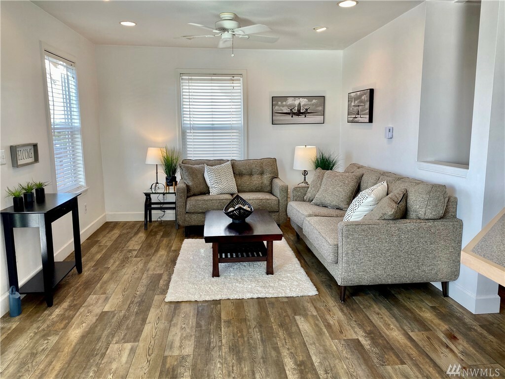 Property Photo: 808 Renton Ave S WA 98057