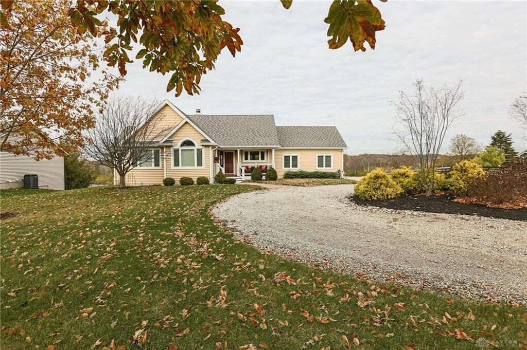 Property Photo: 1540 E Lower Springboro Road OH 45068