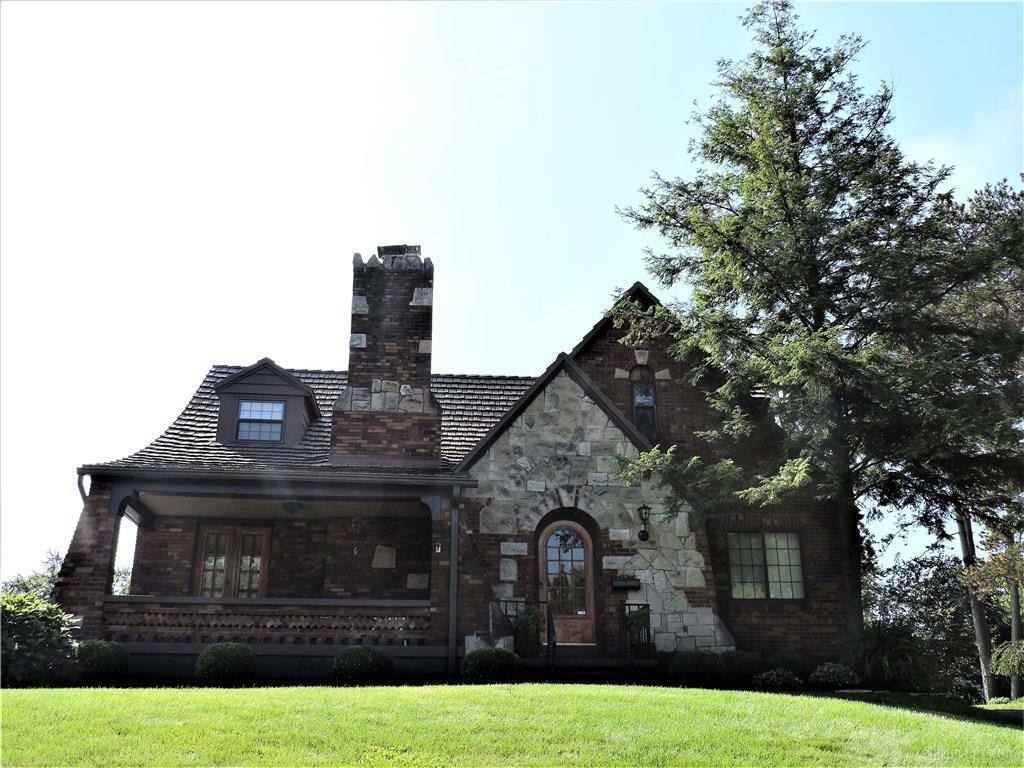 Property Photo: 258 E Melford Avenue OH 45405
