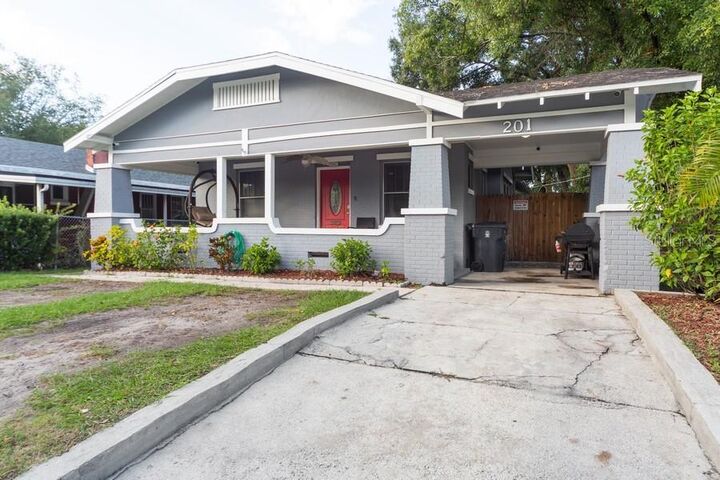 Property Photo:  201 W Giddens Avenue  FL 33603 