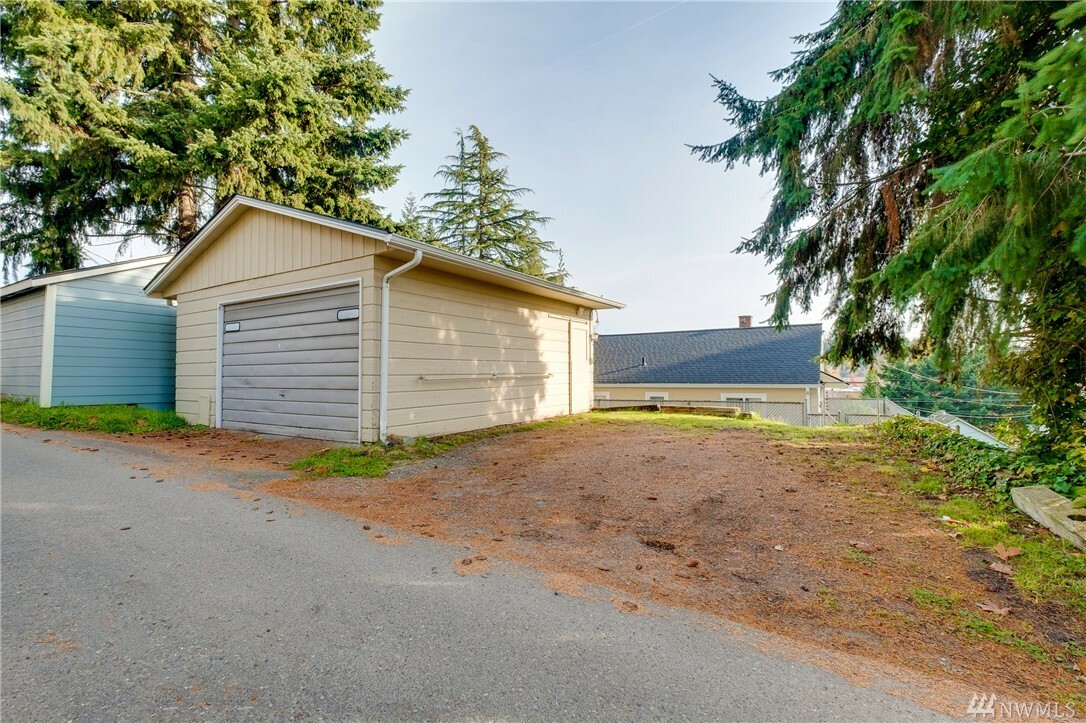 Property Photo:  239 S Cambrian Ave  WA 98312 