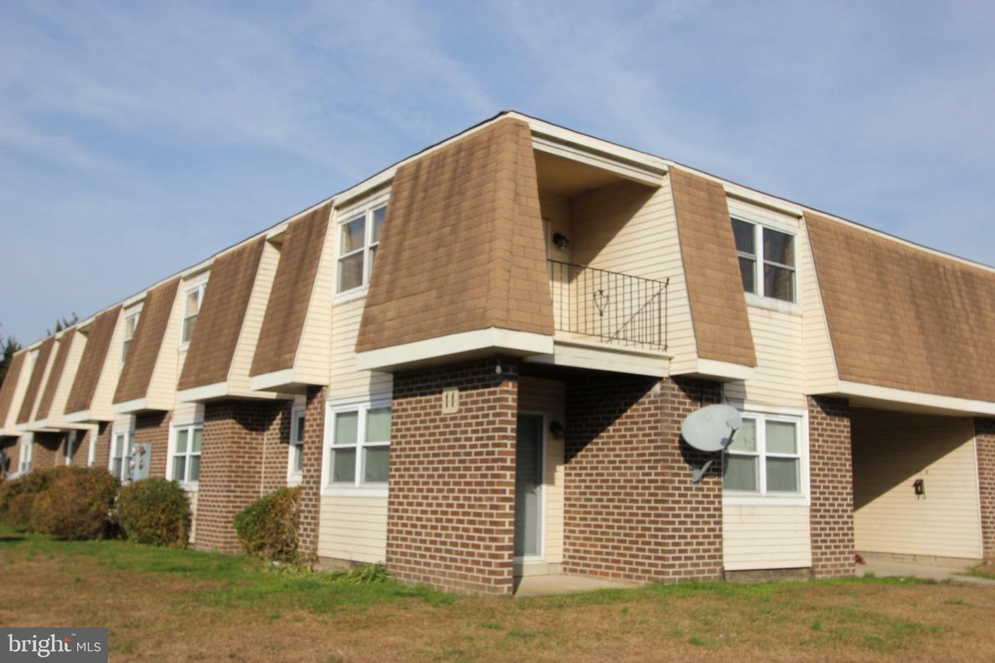 Property Photo:  11 -7 Florence Tollgate Place  NJ 08518 