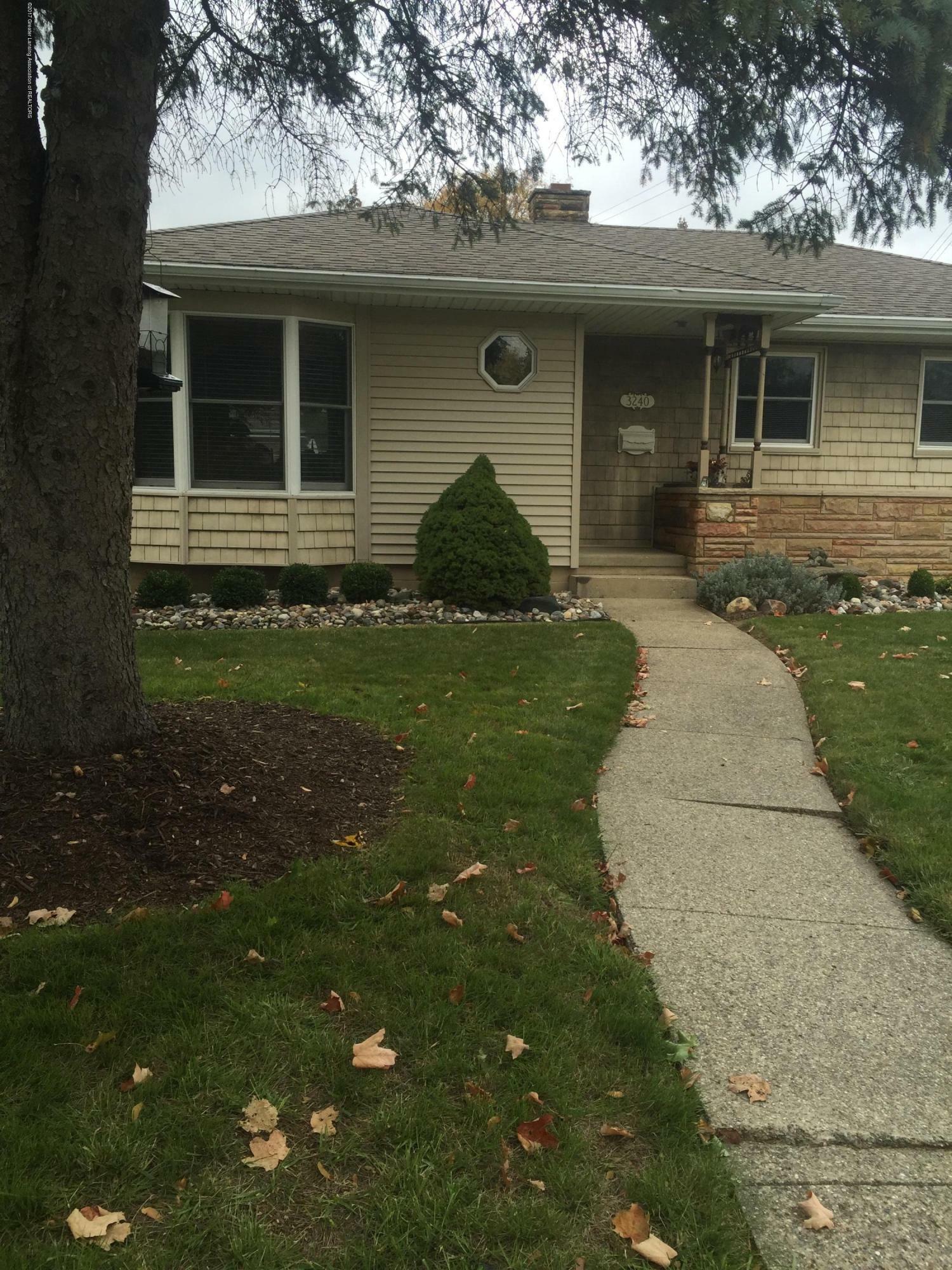 Property Photo:  3240 Pickwick Place  MI 48917 