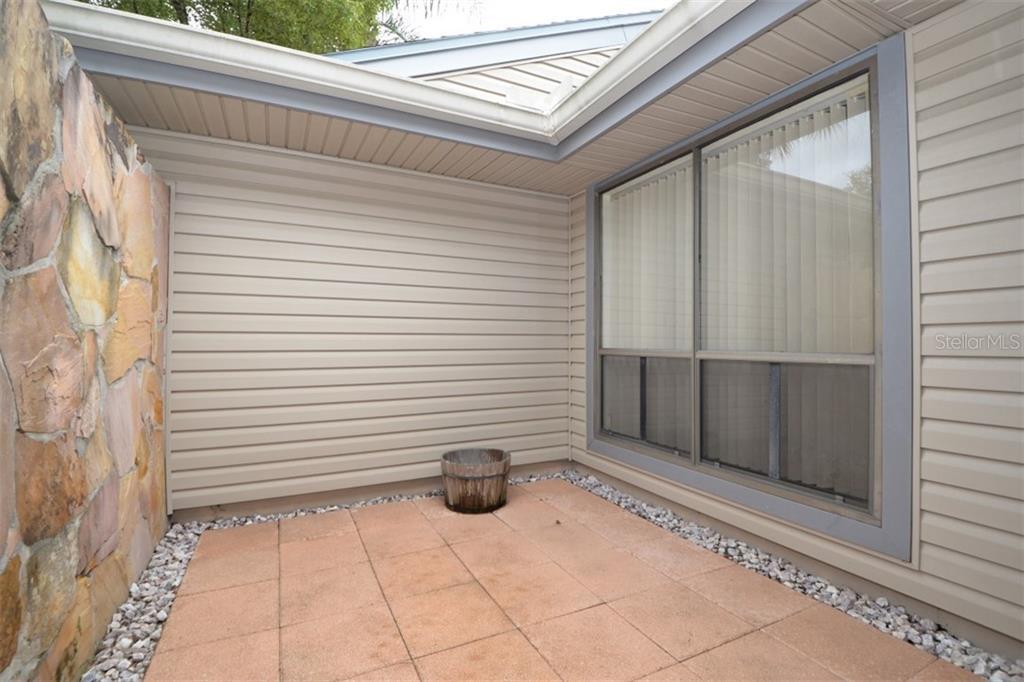 Property Photo:  708 Woodlawn Drive  FL 32708 