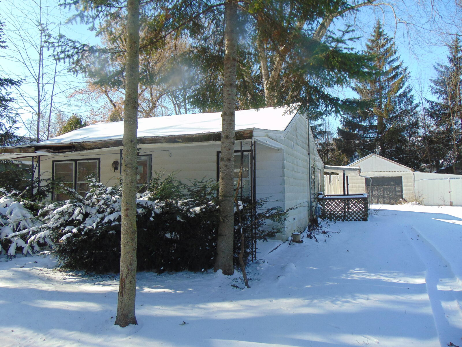 Property Photo:  4207 Mulberry Ave  WI 53115 