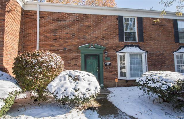 Property Photo:  374 Chapel Ridge Drive   63042 