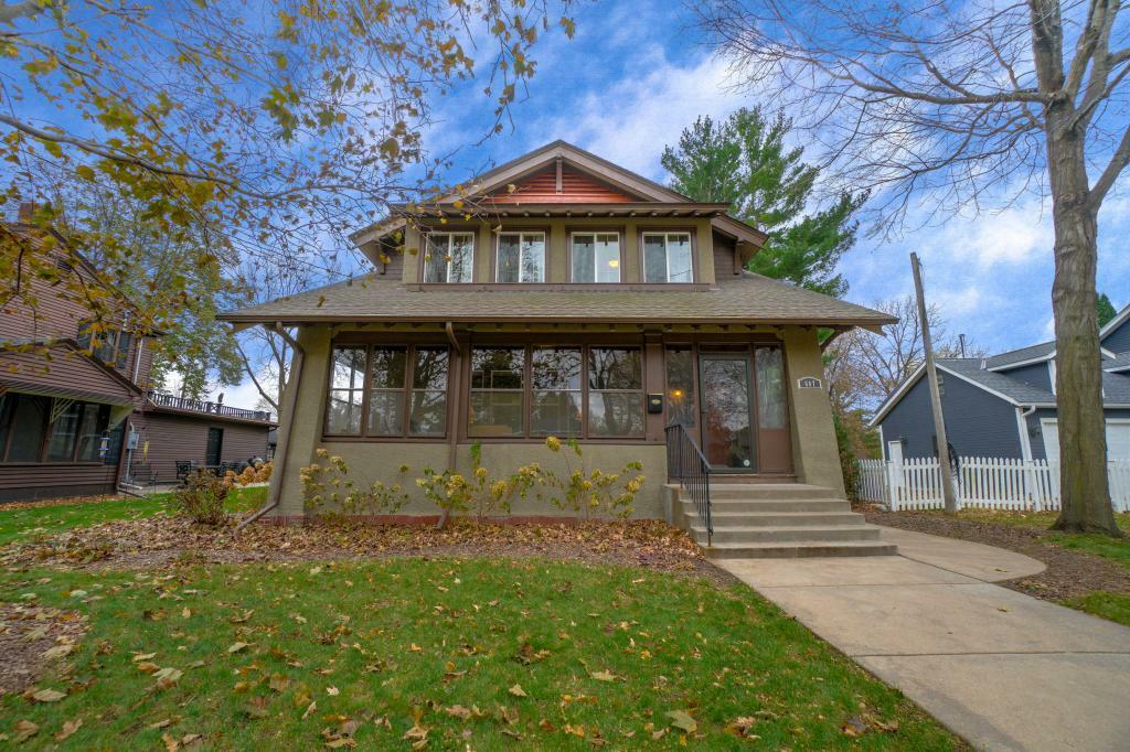 Property Photo:  607 Pine Street W  MN 55082 