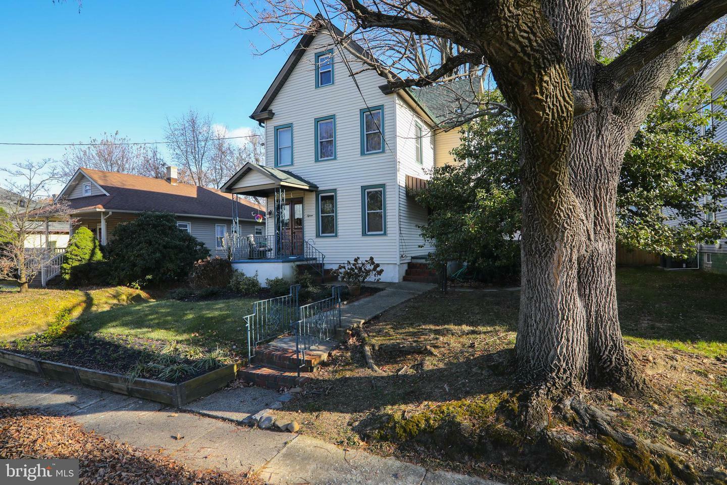 Property Photo:  15 Creston Avenue  NJ 08106 